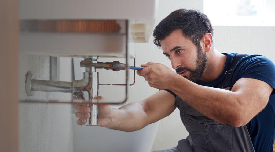 Professional clogged toilet repair in Laquey, MO